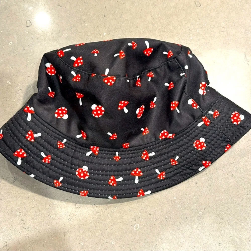 Mushroom youth bucket hat!